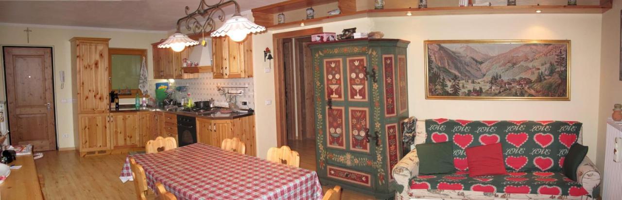 Apartamento Le Balze Di Carisolo, Trilocale Con Giardino Exterior foto