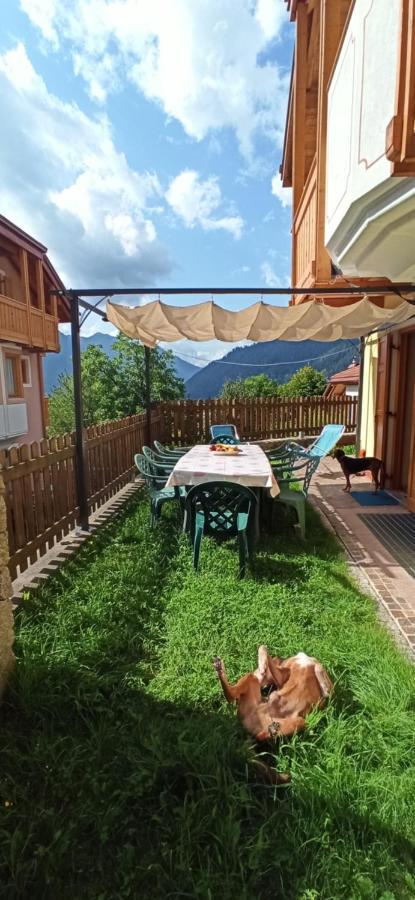 Apartamento Le Balze Di Carisolo, Trilocale Con Giardino Exterior foto