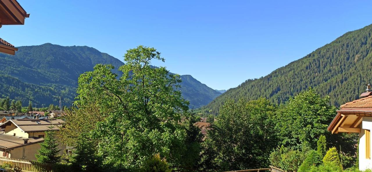 Apartamento Le Balze Di Carisolo, Trilocale Con Giardino Exterior foto