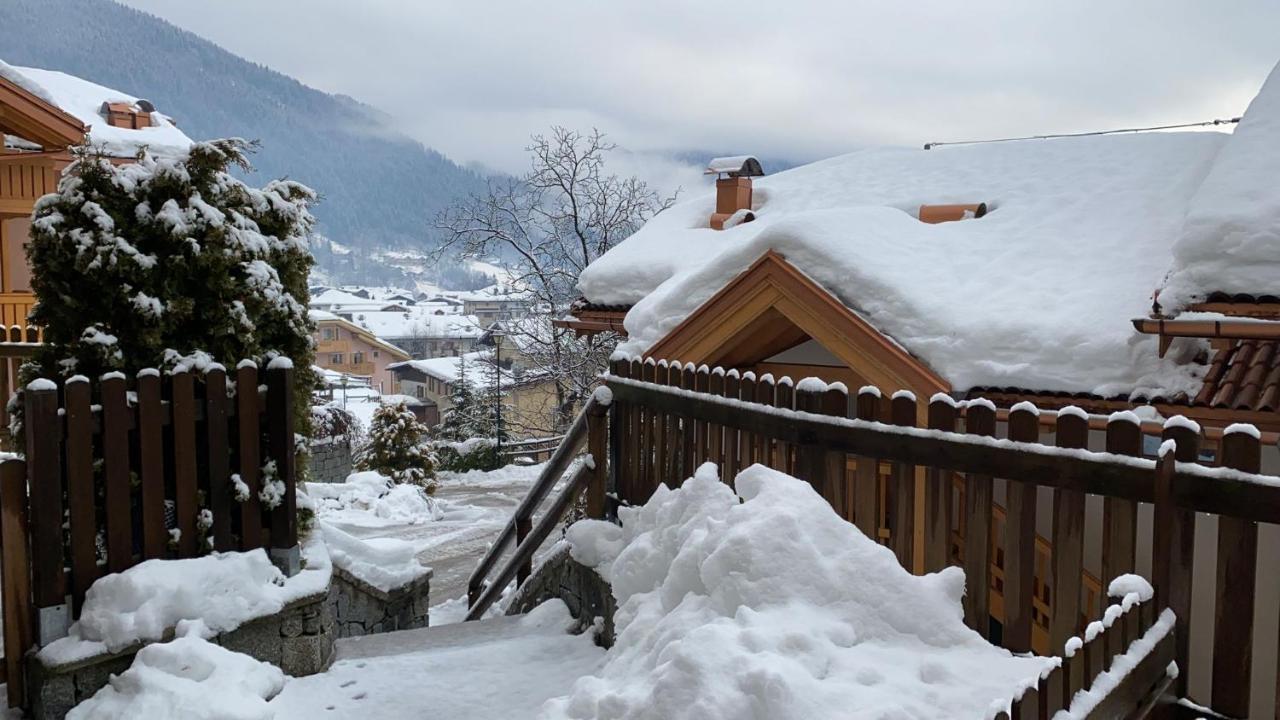 Apartamento Le Balze Di Carisolo, Trilocale Con Giardino Exterior foto