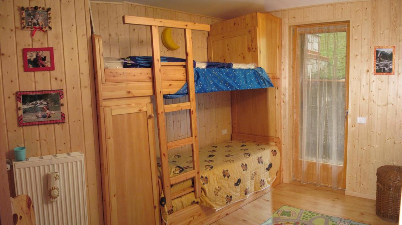 Apartamento Le Balze Di Carisolo, Trilocale Con Giardino Exterior foto