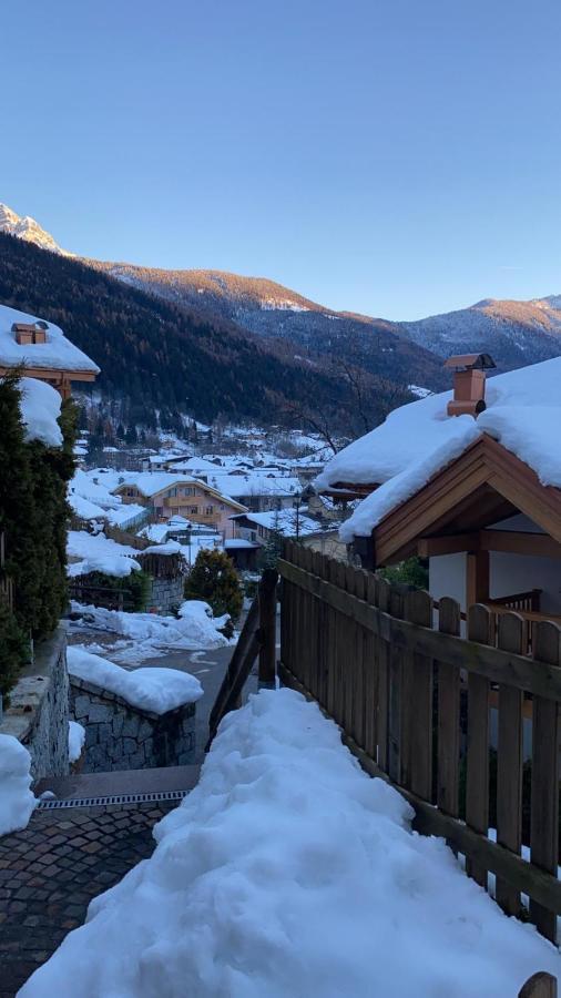 Apartamento Le Balze Di Carisolo, Trilocale Con Giardino Exterior foto